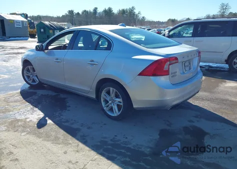 2014 Volvo S60 T5/T5 Platinum/T5 Premier/T5 Premier Plus z USA, uszkodzony, nr VIN YV1612FH1E1284508